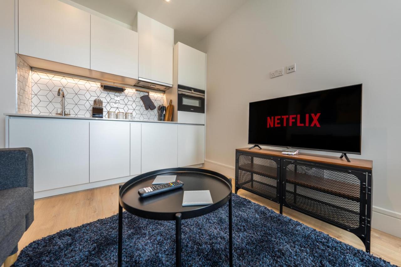 Cozy Apartments - Free Wifi And Parking Onsite Feltham 외부 사진