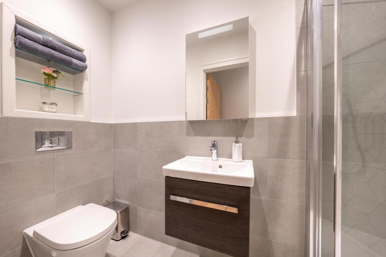 Cozy Apartments - Free Wifi And Parking Onsite Feltham 외부 사진