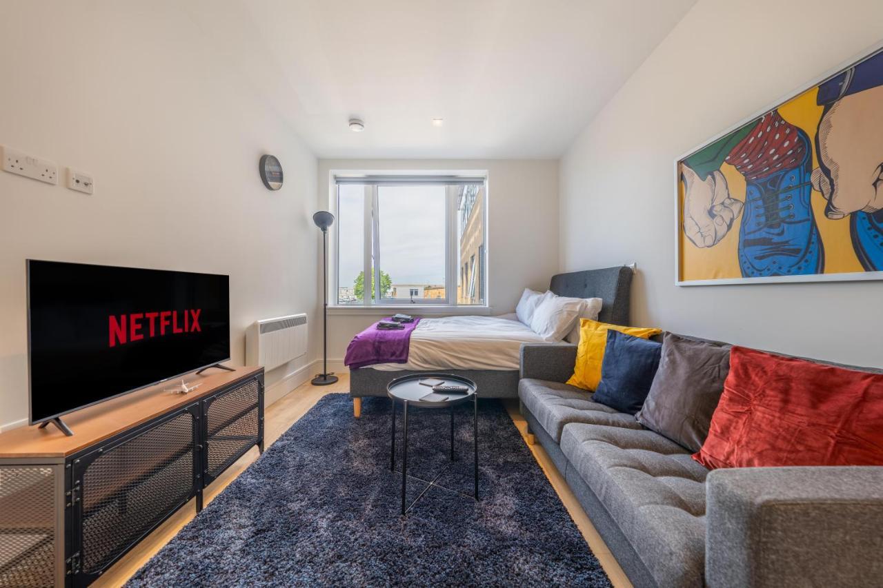 Cozy Apartments - Free Wifi And Parking Onsite Feltham 외부 사진