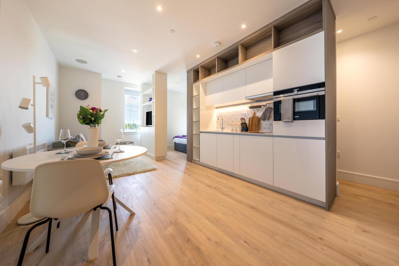 Cozy Apartments - Free Wifi And Parking Onsite Feltham 외부 사진