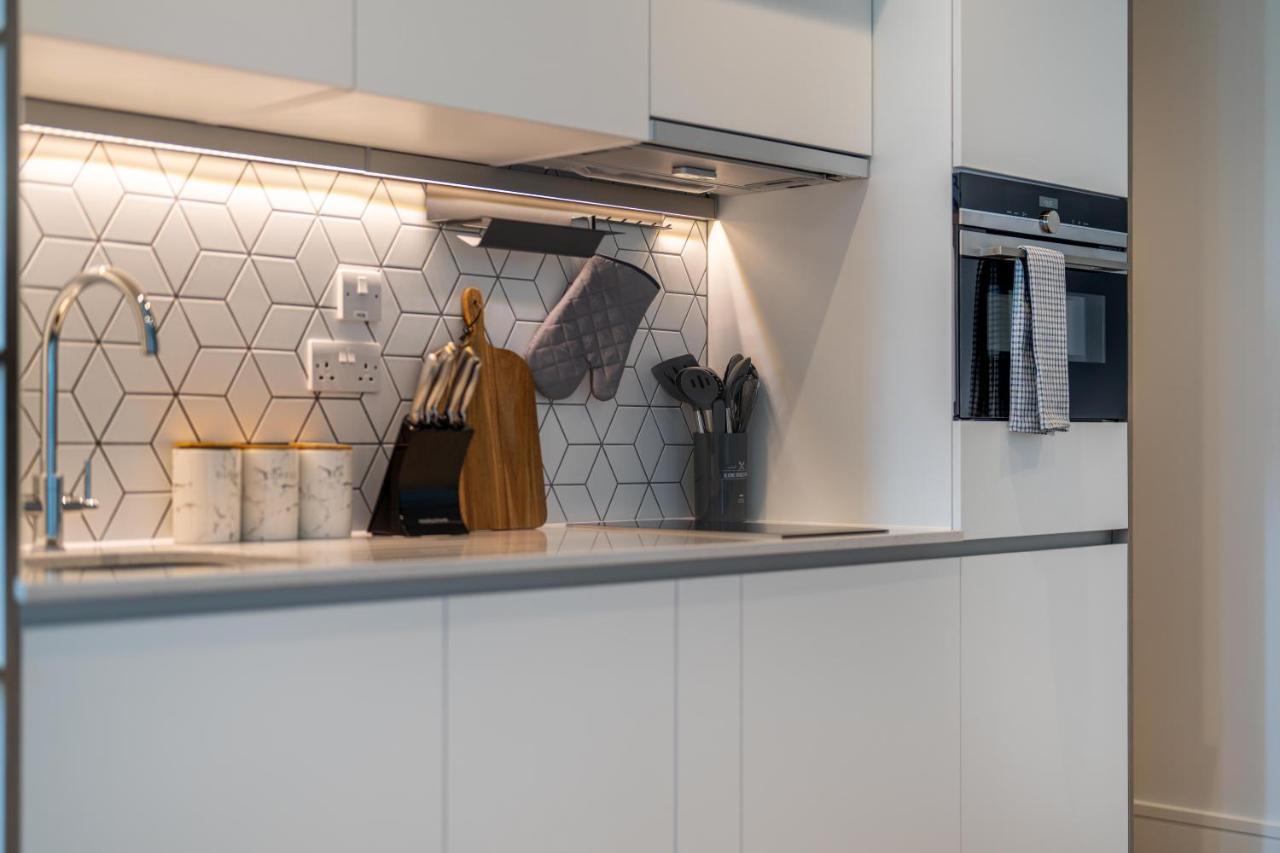 Cozy Apartments - Free Wifi And Parking Onsite Feltham 외부 사진