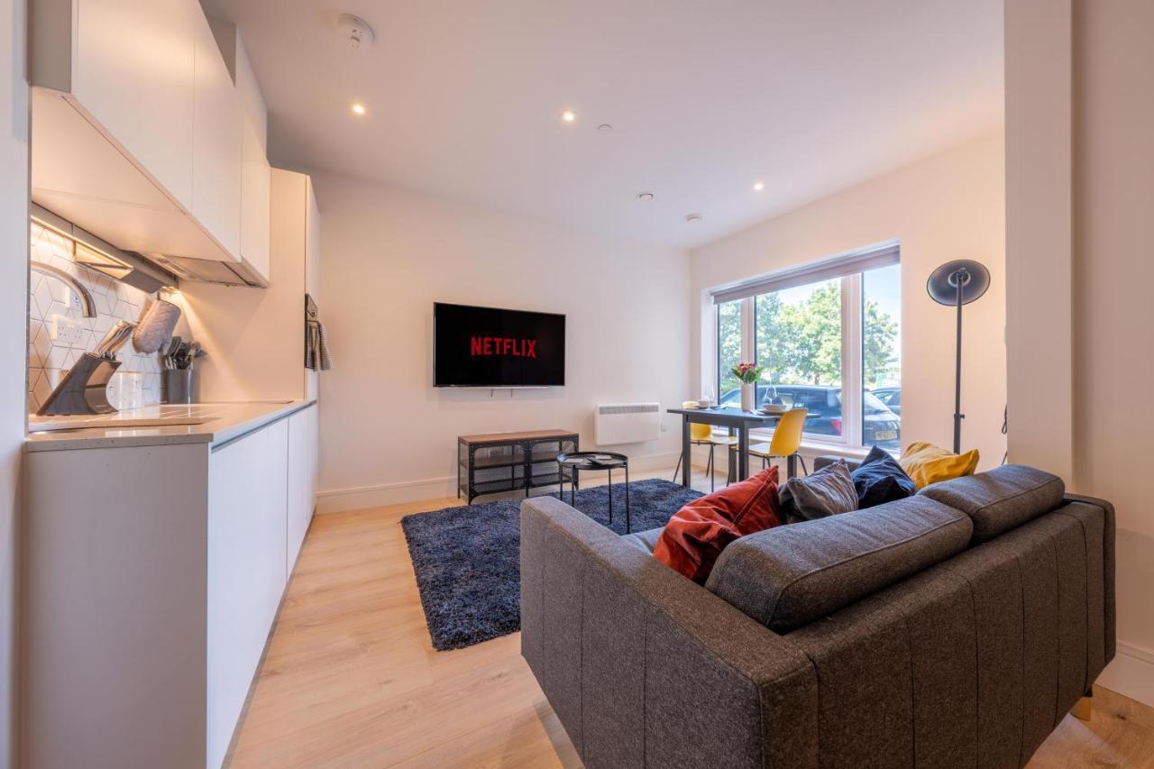 Cozy Apartments - Free Wifi And Parking Onsite Feltham 외부 사진