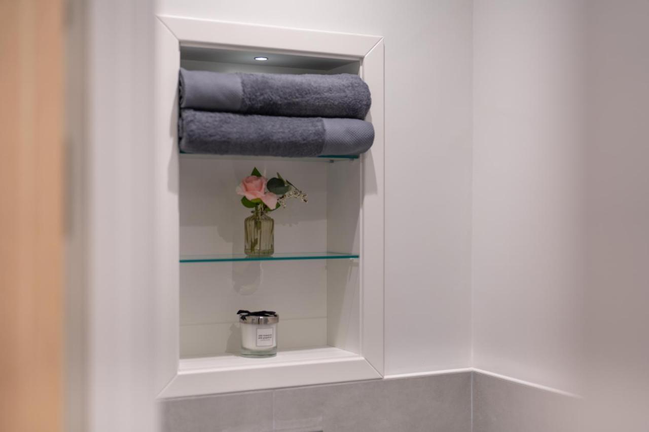 Cozy Apartments - Free Wifi And Parking Onsite Feltham 외부 사진