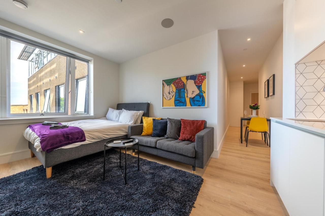 Cozy Apartments - Free Wifi And Parking Onsite Feltham 외부 사진