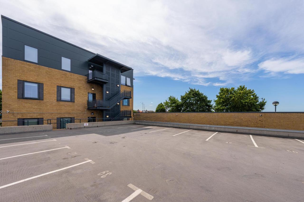 Cozy Apartments - Free Wifi And Parking Onsite Feltham 외부 사진
